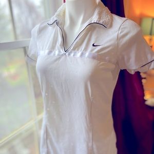 S (4-6) NIKE FIT DRY WHITE TEXTURED V NECK COLLARED SHIRT